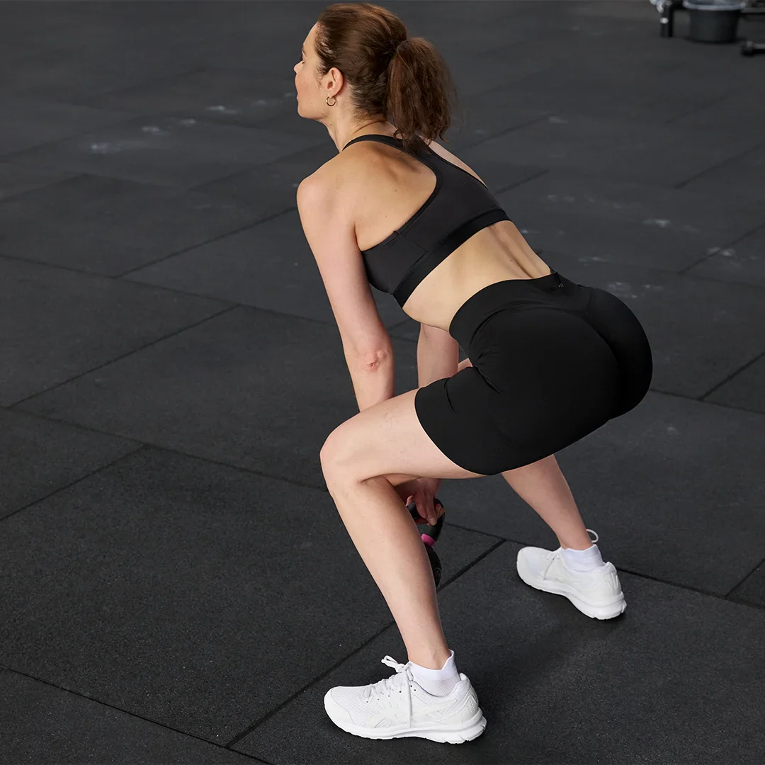 Booty Scrunch Shorts Damen | Schwarz - Image 7