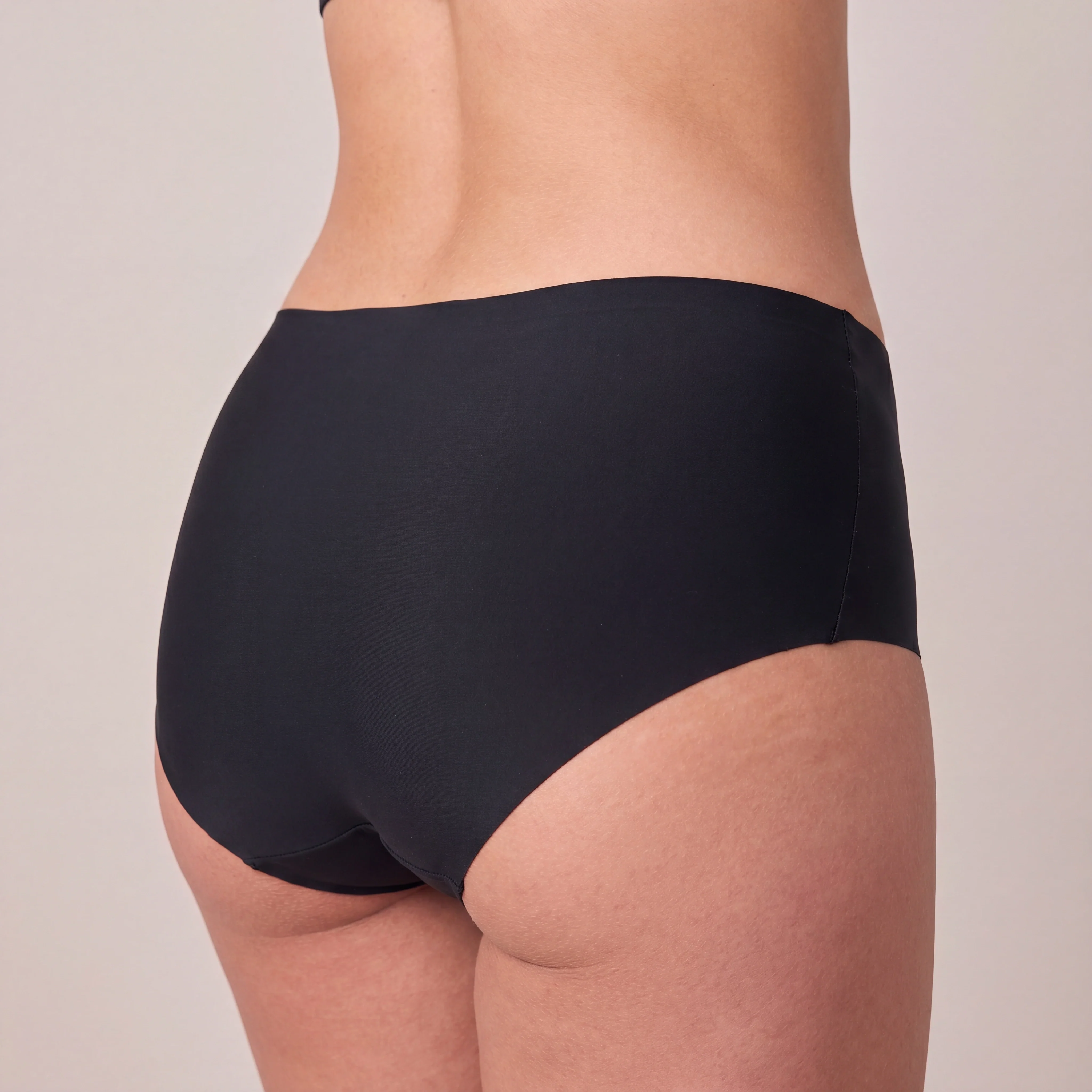 Microfiber High Waist Seamless Hipster | Schwarz - Image 3