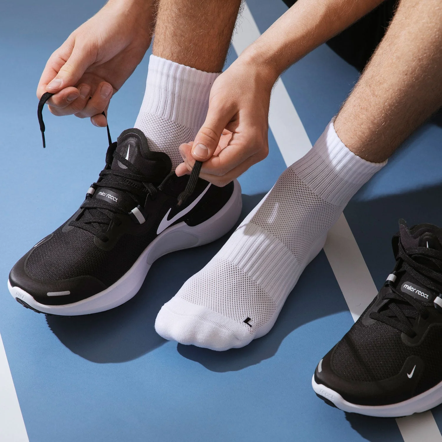 Mittelhohe Laufsocken | Schwarz-Weiß - Image 6